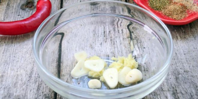 Рецепт куриных стейков в имбирно-пряном маринаде