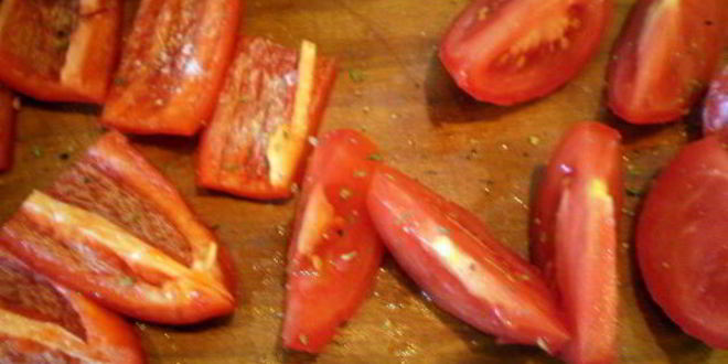 Рецепт перечного раундрамба-стейка с грилованными овощами