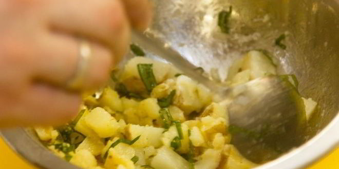 Рецепт стейка из форели с картофелем