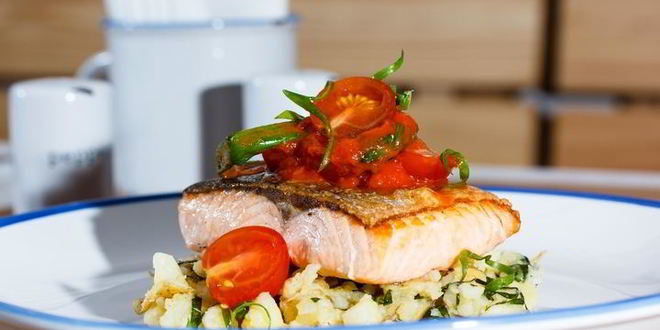 Рецепт стейка из форели с картофелем