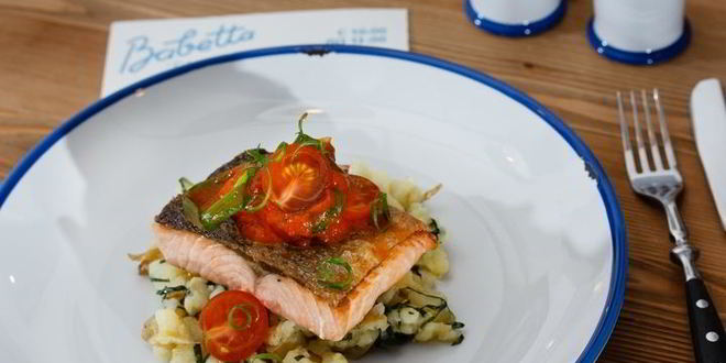 Рецепт стейка из форели с картофелем