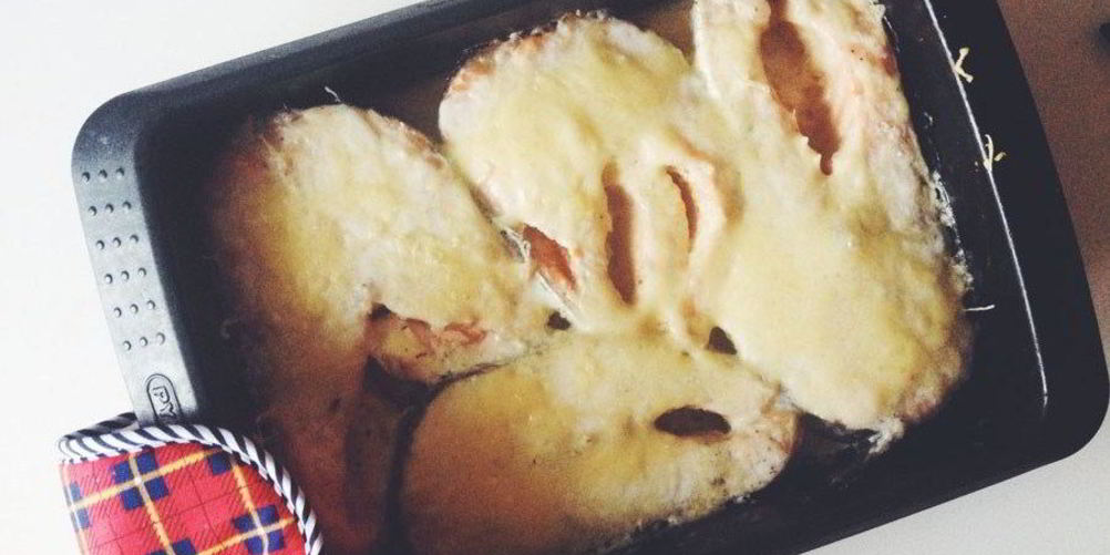 Как приготовить стейк из семги в духовке под сырной корочкой