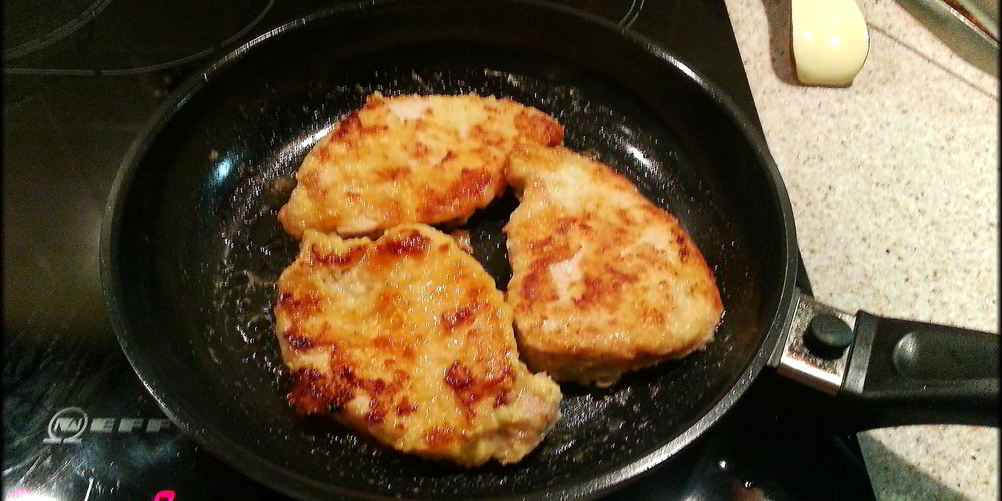 Как приготовить стейк из свинины в панировке