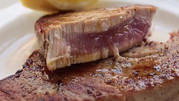 Рецепт Стейка из тунца на сковороде