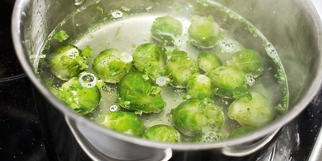 Рецепт стейка из тунца с гарниром из брюссельской капусты