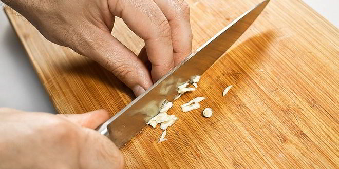 Рецепт стейка из тунца с гарниром из брюссельской капусты