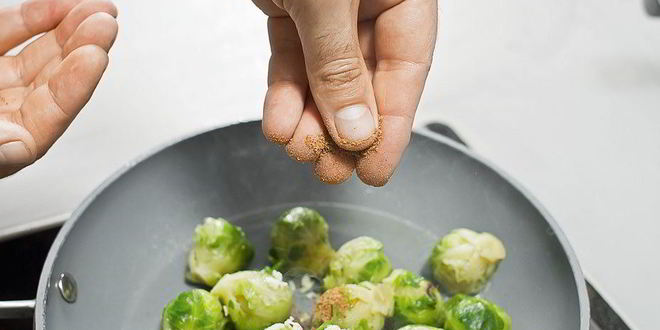 Рецепт стейка из тунца с гарниром из брюссельской капусты