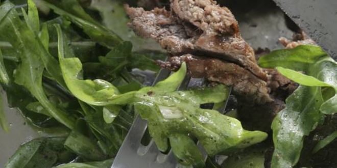 Рецепт стейка с руколой