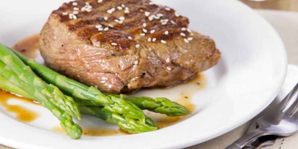 Как приготовить стейк со спаржей