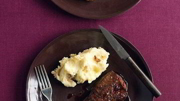 Рецепт Стейков в винном соусе