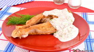 Рецепт Жареных стейков толстолоба со сметанно-томатным соусом