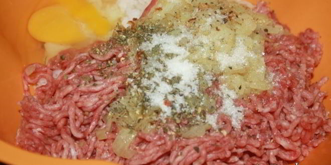 Рецепт говяжьих тефтелей с жареным луком