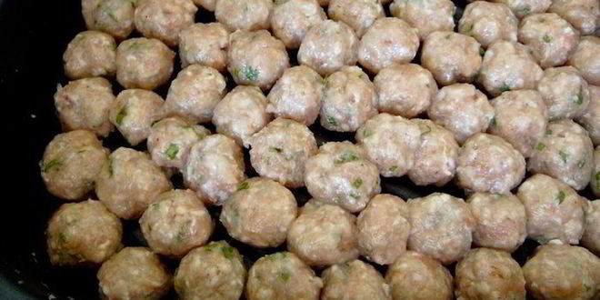 Рецепт куриных тефтелей в пряном лимонном соусе