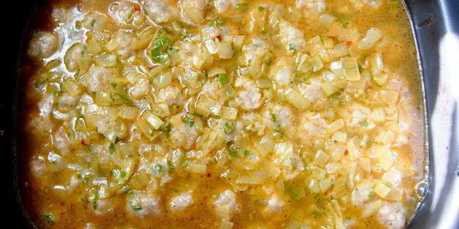 Рецепт куриных тефтелей в пряном лимонном соусе