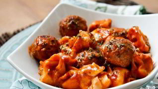 Рецепт Куриных тефтелей в томатном соусе
