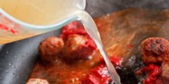 Рецепт куриных тефтелей в томатном соусе