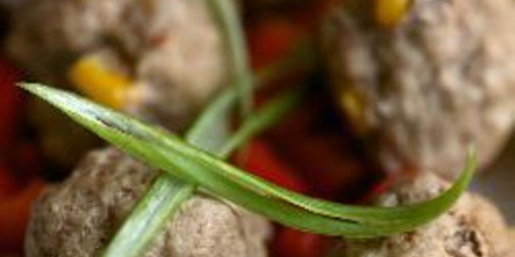 Как приготовить куриные тефтельки с кукурузой и ананасами