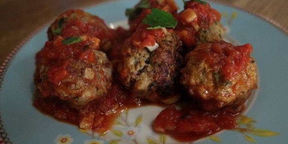Как приготовить мясные тефтельки в томатном соусе