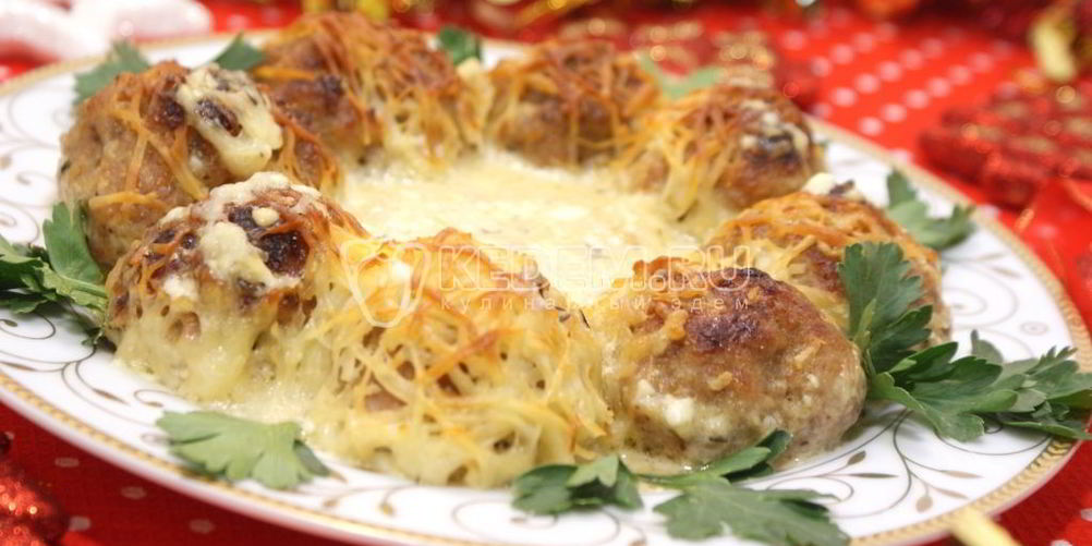 Как приготовить рождественский венок из тефтелей