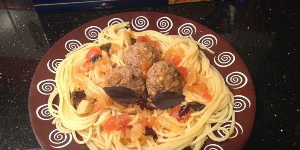 Как приготовить спагетти с тефтельками с кедровыми орешками