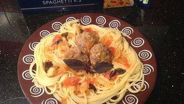 Рецепт Спагетти с тефтельками с кедровыми орешками