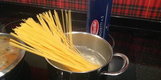 Рецепт спагетти с тефтельками с кедровыми орешками