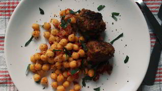 Рецепт Тефтелей и нут в томатном соусе