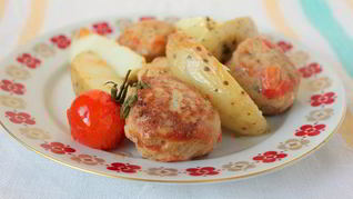 Рецепт Тефтелей из индейки с запеченным картофелем