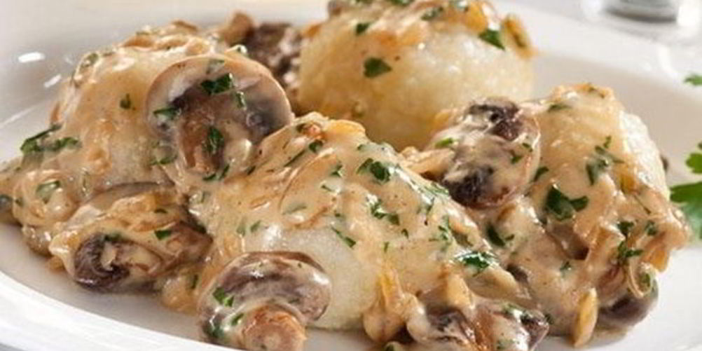 Как приготовить тефтели из картофеля под грибным соусом