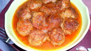 Рецепт Тефтелей по-домашнему с шалфеем в томатном соусе