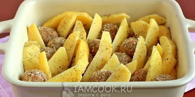 Рецепт тефтелей с картошкой в соусе в духовке