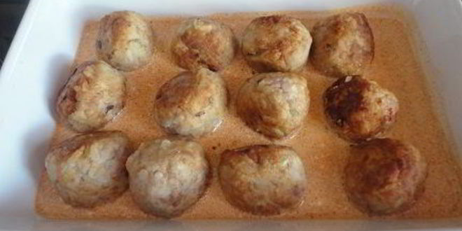 Рецепт тефтелей с томатно-сметанным соусом