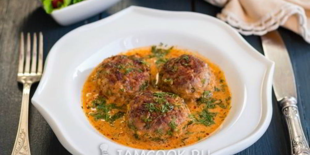 Как приготовить тефтели в сметанно-томатном соусе