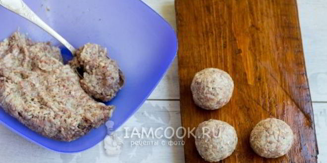 Рецепт тефтелей в сметанно-томатном соусе