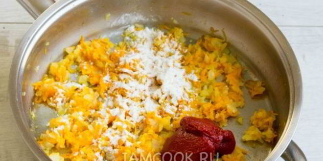 Рецепт тефтелей в сметанно-томатном соусе