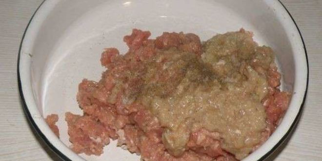 Рецепт тефтелей в сметанном соусе