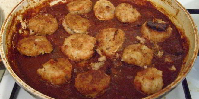 Рецепт тефтелей в томатно-винном соусе