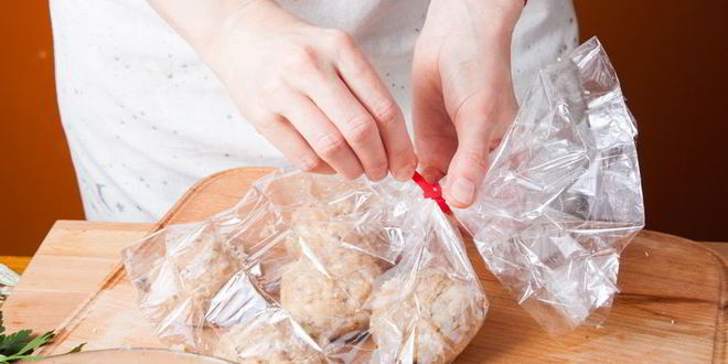 Рецепт запеченных куриных тефтелей с травами