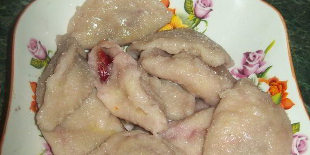 Как приготовить первые вареники с творогом и вишенками