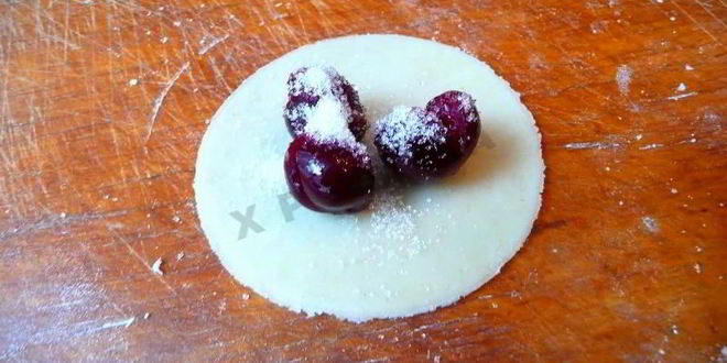 Рецепт вареников на воде с вишней постные