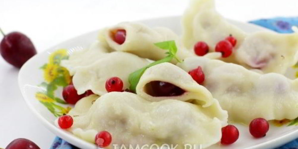 Как приготовить вареники с черешней