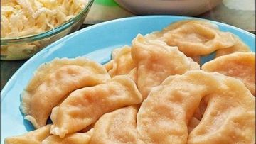 Рецепт Вареников с капустой и салом