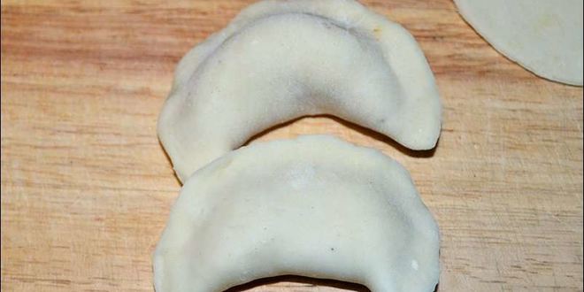 Рецепт вареников с капустой и салом