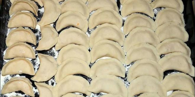 Рецепт вареников с капустой и салом