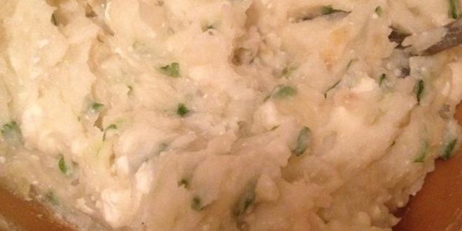 Рецепт вареников с картошкой и грибным соусом