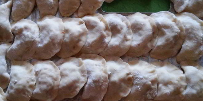 Рецепт вареников с квашеной капустой и мясом