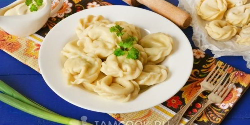 Как приготовить вареники с сырой картошкой и сыром