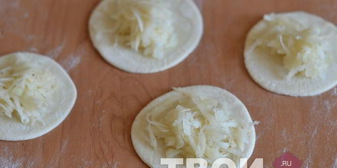 Рецепт вареников с сырой картошкой