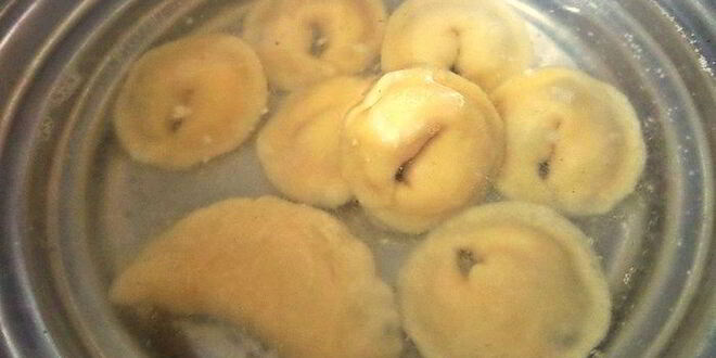 Рецепт вареников с творогом и черешней