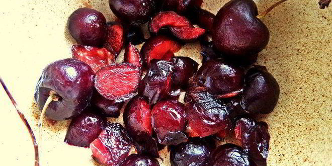 Рецепт вареников с творогом и черешней